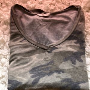 Long sleeves,camo pullover size large